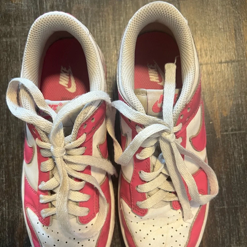 Nike vibrant pink